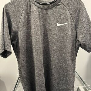 Nike Men's Heather Gray Short Sleeve Tee